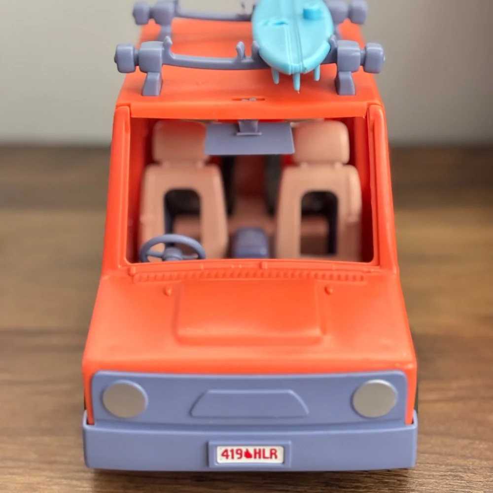 BLUEY HEELER 4WD FAMILY VEHICLE Orange Jeep Toy Car Van Blue Surfboard OPENS!